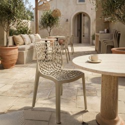 Καρέκλα στοιβαζόμενη Hush pakoworld pp σε cappuccino απόχρωση 41x53x80.5εκ