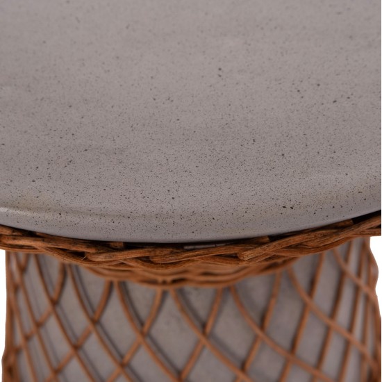 ΒΟΗΘΗΤΙΚΟ ΤΡΑΠΕΖΙ ΣΤΡΟΓΓΥΛΟ DELIA HM18167.03 FIBER CEMENT ΓΚΡΙ & RATTAN Φ40x45Υεκ